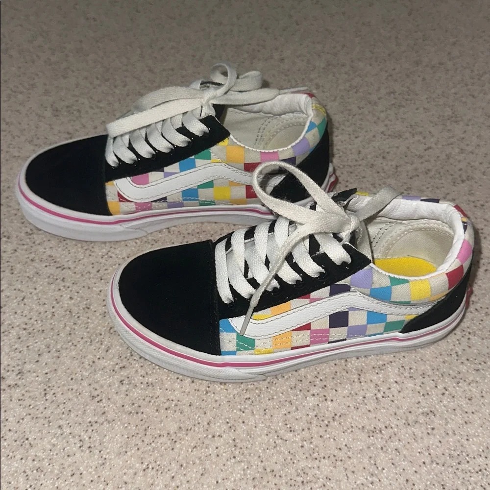 Vans Missy Rainbow Checkerboard Old Skool sneakers Kids size 12